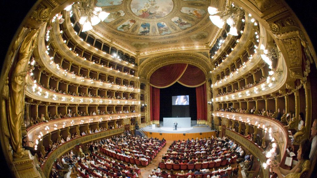 Interno del teatro massimo